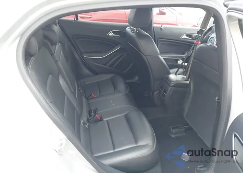 2017 Mercedes-Benz Gla 250 4Matic z USA, uszkodzony, nr VIN WDCTG4GB4HJ335611